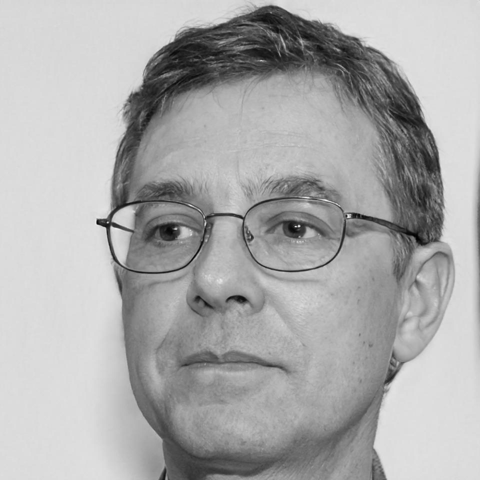 Miguel Santos, Analista Financeiro