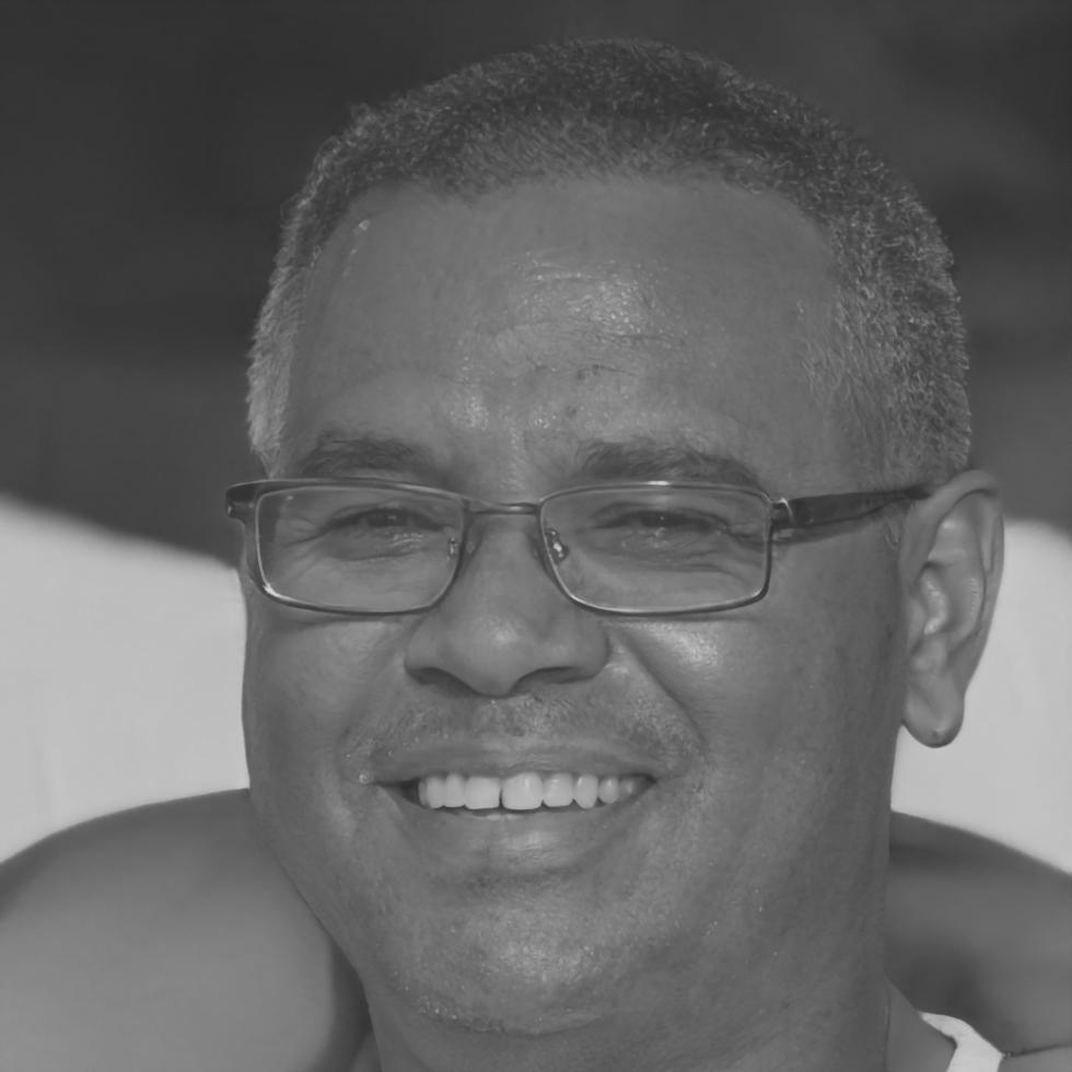 Instrutor especialista em análise financeira